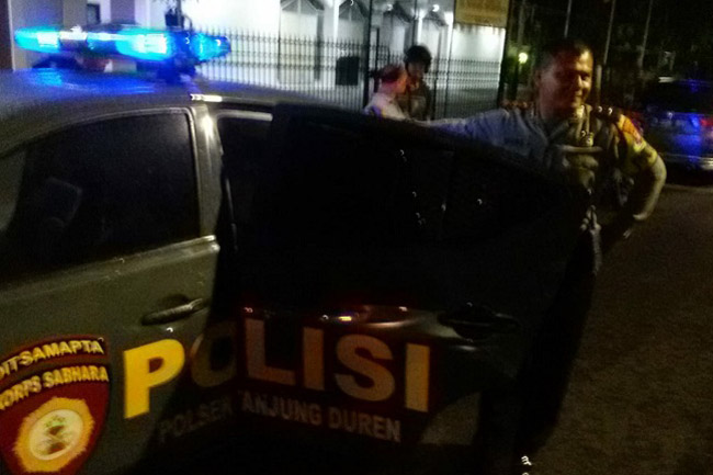 Patroli Biru Polres Metro Jakbar Bubarkan Aksi Tawuran di Grogol