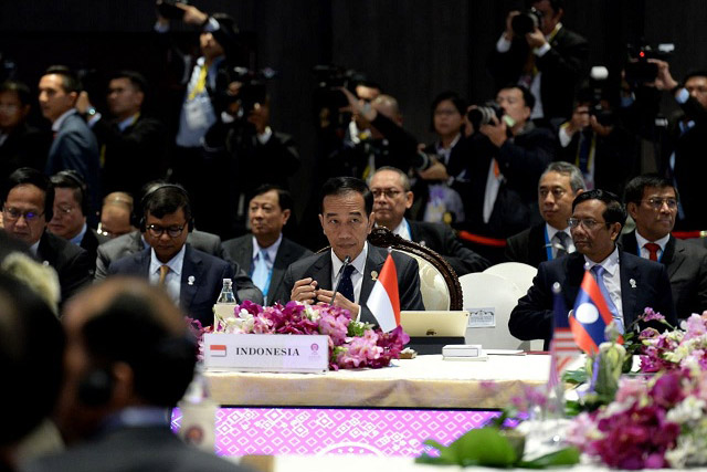 Presiden Joko Widodo Hadiri Sesi Pleno KTT ke-35 ASEAN di Bangkok